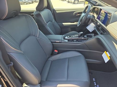 New 2026 Toyota Crown Platinum image 10