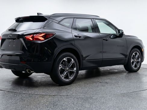 Used 2025 Chevrolet Blazer LT FWD image 9