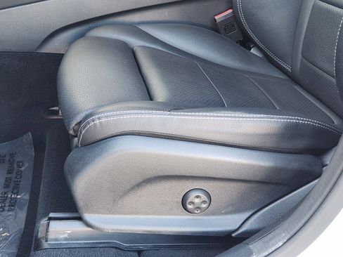 Used 2023 Mercedes-Benz GLC 300 4MATIC Coupe image 26