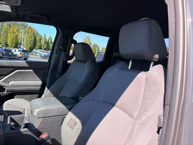 Used 2025 Toyota Tacoma SR AWD/4WD image 17