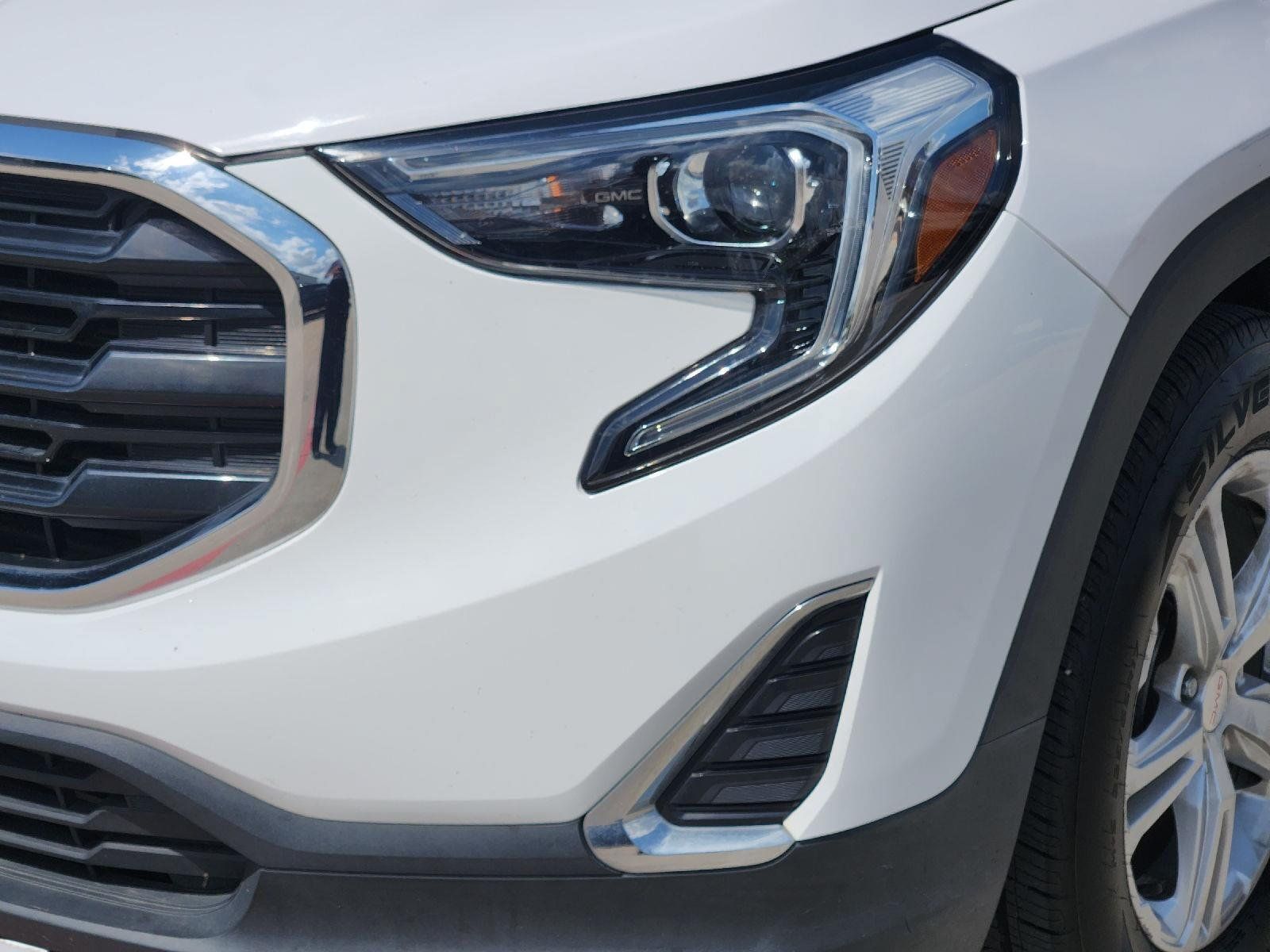 Used 2020 GMC Terrain SLE w/ Driver Convenience Package FWD image 8
