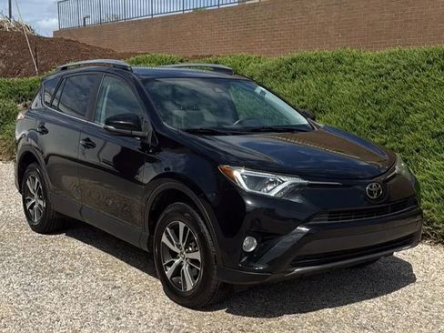 Used 2017 Toyota RAV4 XLE image 3