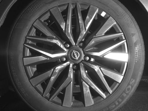 Used 2025 Nissan Altima 2.5 SV FWD image 17