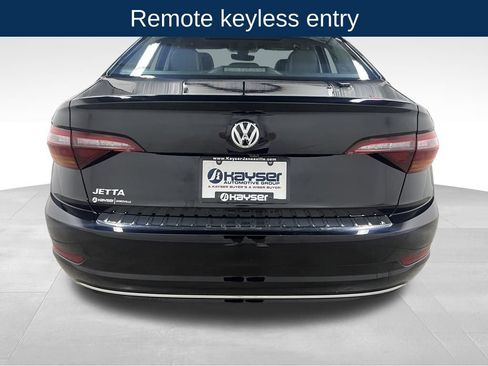 Used 2019 Volkswagen Jetta SEL w/ Cold Weather Package FWD image 7