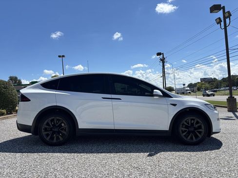 Used 2022 Tesla Model X AWD/4WD image 9