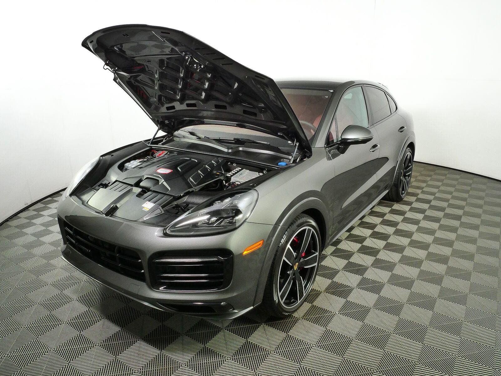 Certified 2023 Porsche Cayenne GTS AWD/4WD image 30