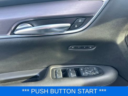 Used 2017 Cadillac XT5 Luxury image 12