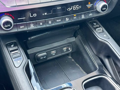 Used 2024 Kia Telluride EX w/ EX Captain's Chair Package AWD/4WD image 29