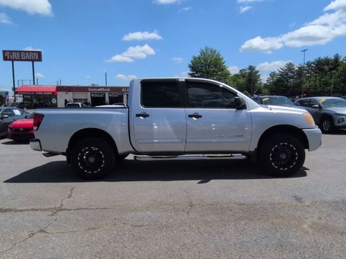 Used 2010 Nissan Titan SE w/ SE Value Truck Pkg AWD/4WD image 9