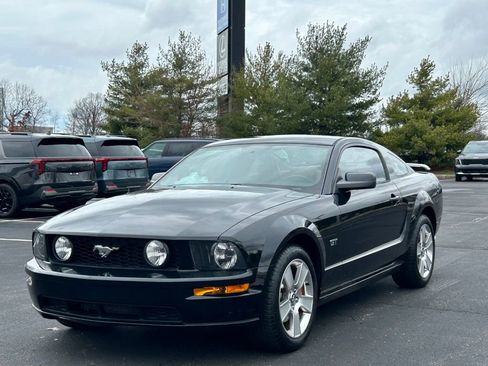 Used 2006 Ford Mustang GT Premium image 3
