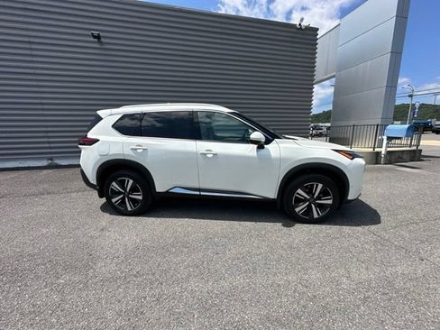 Used 2023 Nissan Rogue SL w/ SL Premium Package FWD image 5