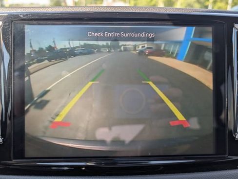 Used 2023 Chrysler Pacifica Touring-L FWD image 26
