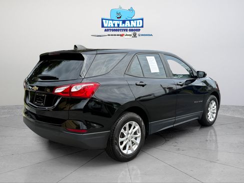 Used 2020 Chevrolet Equinox LS w/ LPO, Cargo Package FWD image 5