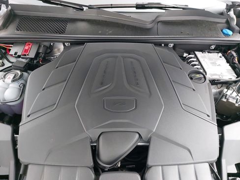 Certified 2025 Porsche Cayenne image 33