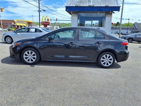 Used 2021 Toyota Corolla LE image 28