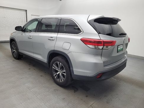 Used 2018 Toyota Highlander LE image 3