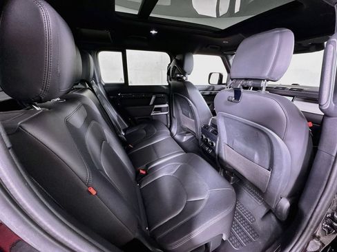 Used 2024 Land Rover Defender 110 X-Dynamic SE AWD/4WD image 29