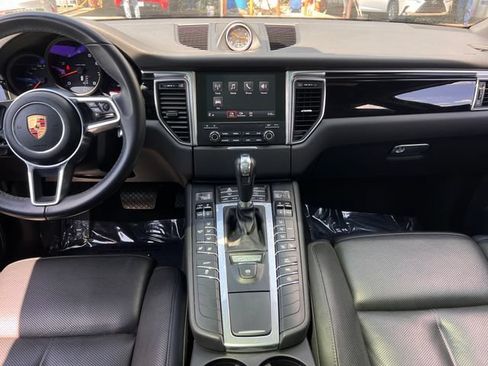 Used 2018 Porsche Macan AWD/4WD image 15