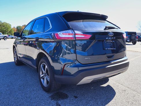 Used 2024 Ford Edge SEL w/ Convenience Package image 3