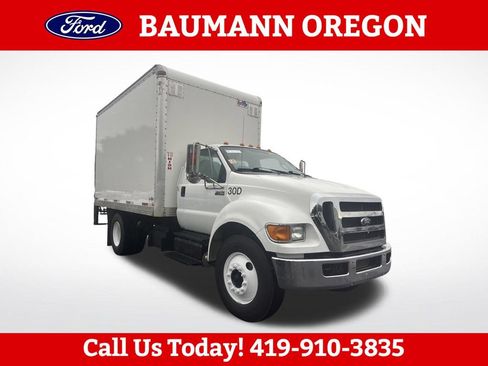 Used 2015 Ford F750 2WD Regular Cab Super Duty image 1