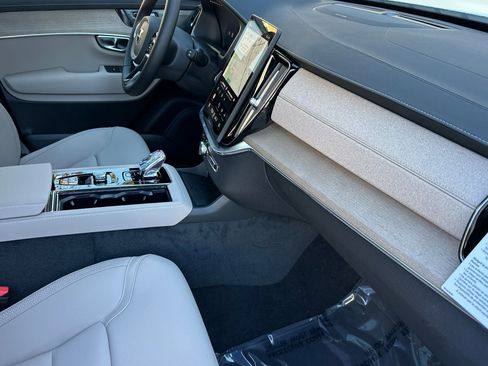 New 2026 Volvo XC90 B6 Plus image 14