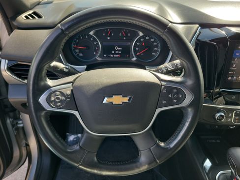 Used 2022 Chevrolet Traverse LT FWD image 21