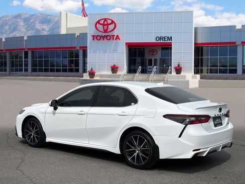 Used 2024 Toyota Camry SE w/ Convenience Package FWD image 5