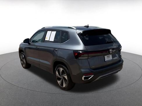 Used 2026 Volkswagen Taos SE AWD/4WD image 10
