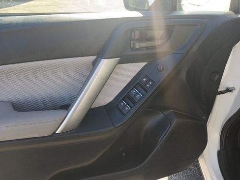 Used 2018 Subaru Forester 2.5i Premium w/ All-Weather Package image 10