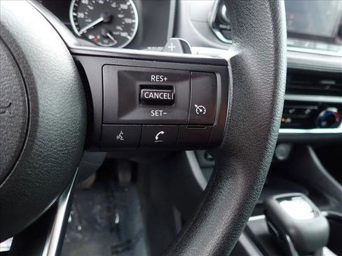 Used 2024 Nissan Rogue S AWD/4WD image 14
