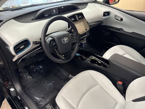 Used 2022 Toyota Prius XLE w/ Advanced Technology Package image 41