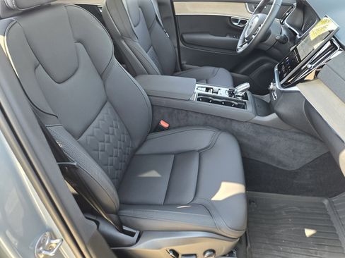 Certified 2025 Volvo XC90 B5 Core w/ Climate Package image 18