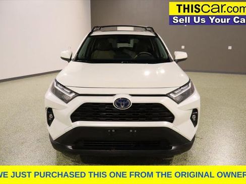 Used 2022 Toyota RAV4 XLE Premium image 2
