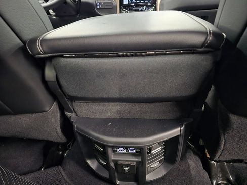 Used 2024 RAM 2500 Laramie w/ Safety Group AWD/4WD image 42
