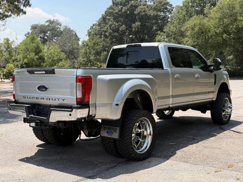 Used 2018 Ford F350 Lariat w/ Lariat Value Package AWD/4WD image 5