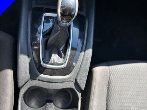 Used 2019 Nissan Rogue Sport S image 19