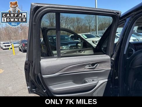 Used 2023 Jeep Grand Cherokee Limited image 33