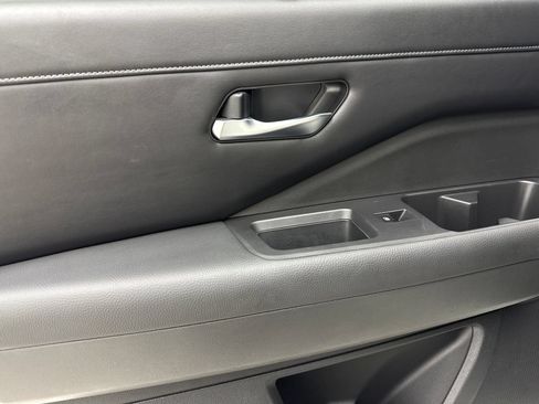 Used 2022 Nissan Pathfinder SL FWD image 38