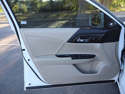 Used 2015 Honda Accord EX-L image 23