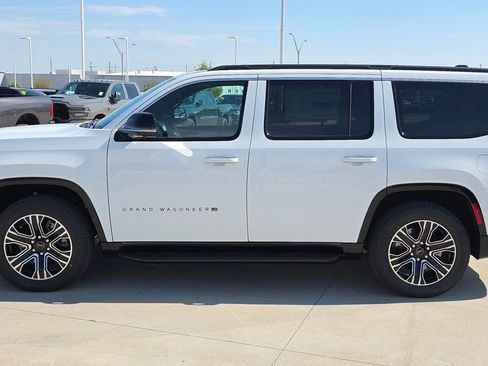 New 2026 Jeep Grand Wagoneer 4WD image 2