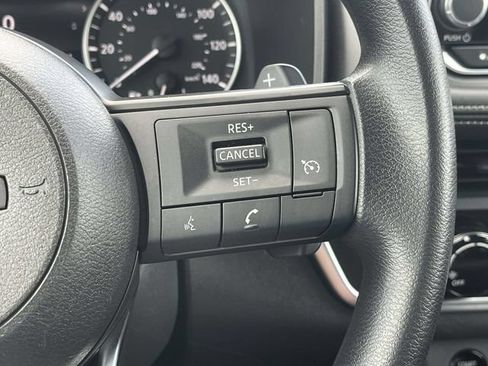 Used 2024 Nissan Rogue S FWD image 27