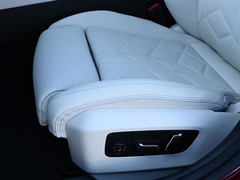 New 2026 BMW 530i xDrive w/ M Sport Package image 24