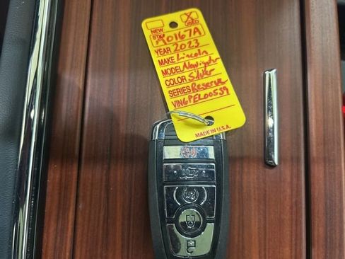 Used 2023 Lincoln Navigator Reserve image 18