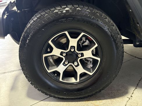 Used 2022 Jeep Wrangler Unlimited Rubicon w/ Cold Weather Group AWD/4WD image 15