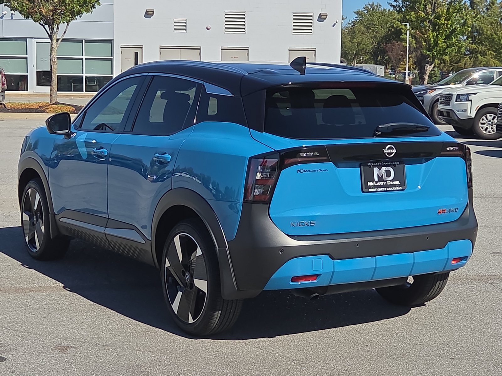 Used 2025 Nissan Kicks SR AWD/4WD image 4