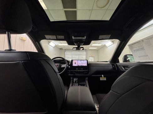 New 2026 Nissan Pathfinder Rock Creek AWD/4WD image 19