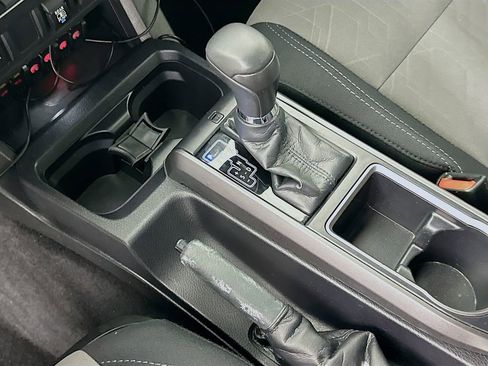 Used 2022 Toyota Tacoma TRD Off-Road AWD/4WD image 16