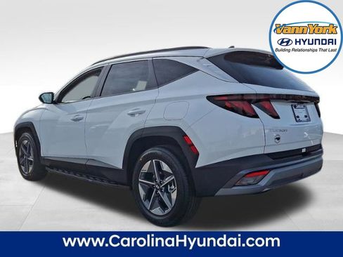 New 2026 Hyundai Tucson SEL image 3