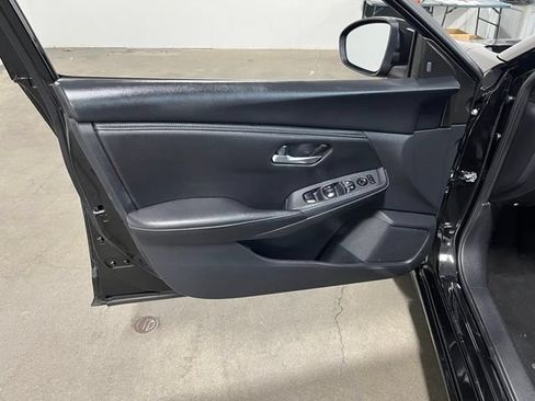 Used 2024 Nissan Sentra SV FWD image 25