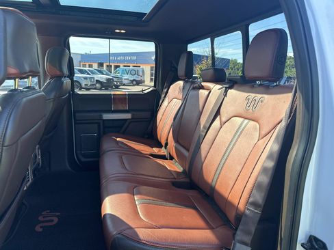 Used 2018 Ford F150 King Ranch w/ Equipment Group 601A Luxury AWD/4WD image 7